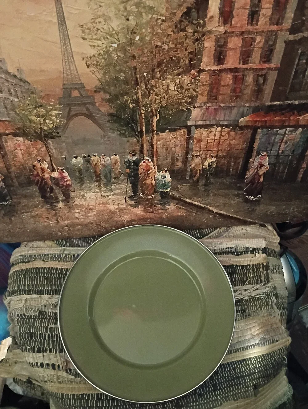 Crate & Barrel Enamel ware Green Metal Dinner Plates Set of 4 Casual Dining.